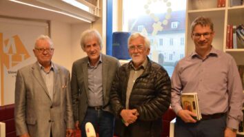 Celovec Ob 80-letnici Gustava Januša sta Janko Zerzer in Franc Kattnig zbrala njegove javnosti doslej neznane zgodnje slike in jih izdala skupaj z zgodnjimi pesmimi. O pesniku Gustavu Janušu je […]