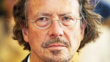 Ko sem prejel vest, da je Peter Handke dobil Nobelovo nagrado, je bila moja prva misel:  Bum!  Druga misel – ob premieri v Mestnem gledališču, isti dan zvečer: »Die Stunde, […]
