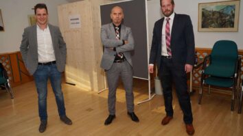Pri županskih volitvah je dosedanji župan Heribert Kulmesch zbral največ glasov – 52,60 % glasov (253 glasov), s tem bo ostal župan v Selah. Kandidat Enotne liste Sele Danijel Olip je dobil 39,71 % […]