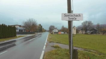 Volilna skupnost Bistrica v Rožu iz istoimenske dvojezične občine slavi dva nova dvojezična krajevna napisa. Ta v Mačah in Svečah stojita malo več kot teden dni, odločitev o postavitvi dodatnih […]