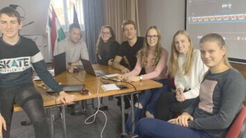 Tovrsten projekt je edinstven v regiji. Združevanje mladih in proaktivnih zamejskih Slovencev preko projekta poteka že četrto leto zapored. Kljub težkim razmeram v zadnjih dveh letih je organizatorjem (Avstrija: SGZ […]