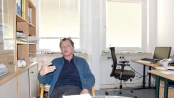 V hiši na Fromillerjevi ulici v Celovcu, v kateri ima sedež uredništvo Novic, v tretjem nadstropju domuje društvo Neustart. Nov začetek društvo ponuja izpuščenim iz zapora, ki enkrat tedensko prihajajo […]