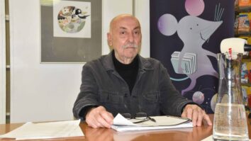 V četrtek, 7. aprila zvečer, je bila knjigarna Haček skoraj premajhna za vse, ki so želeli prisluhniti pesmim Ernsta Jandla in Janija Oswalda v doživeti dvojezični interpretaciji Dietmarja Pickla. Literarni […]