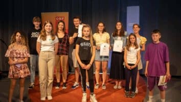 Petčlanska strokovna žirija je med 768 prispevki izbrala najboljša besedila. Mladi avtorji in avtorice so danes, 24. maja v prostorih ORF-a prejeli zaslužene nagrade.