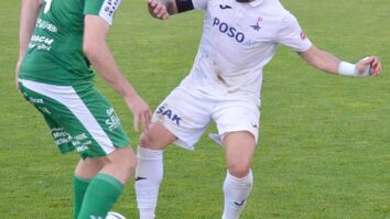 Kot 15-leten je bil najmlajši igralec SAK v regionalni ligi. Po letih se je vrnil v klub in skrbi za odločilne gole.    Yosifov Svetlozar Angelov se je rodil  9. [&hellip;]