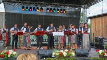 V soboto, 9. julija, je Slovensko prosvetno društvo Šentjanž vabilo na že tradicionalni tamburaški festival na dvorišču k&k centra. Festival, ki je nastal na pobudo Hanzija Wieserja, nekdanjega predsednika SPD […]