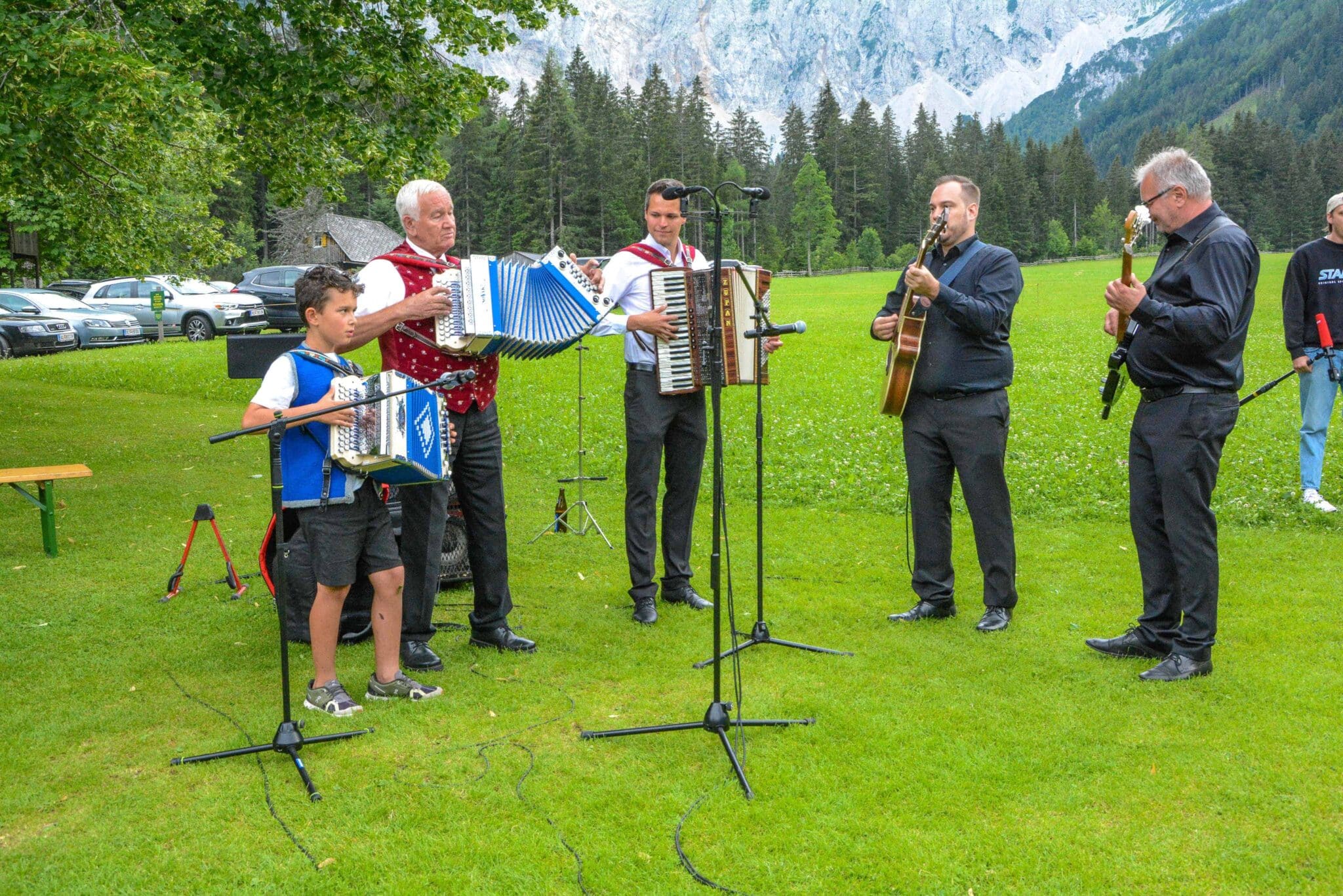 Tinje: V večen spomin (Ferdinand Kühnel in Marija Wakounig)