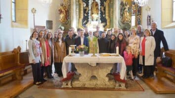 Zadnjo nedeljo v oktobru je na povabilo domačega cerkvenega zbora sveto mašo v farni cerkvi na Suhi glasbeno oblikoval mešani cerkveni pevski zbor župnije sv. Marka niže Ptuja, ki ga […]