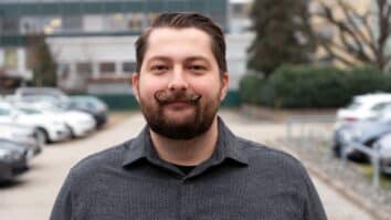 Podmornica ni samo izdelek in rezultat motivirane mladine, ki se aktivno bori za ter ukvarja s slovenščino na Koroškem. Je tudi eksperiment spolno občutljive rabe jezika (SORJ – t. i. gendranje). Ta […]