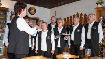 Društvo upokojencev Podjuna je v torek, 7. marca, vabilo k Hojniku v Mokrije na druženje pod geslom »Življenje samo piše zgodbe«. Spomine očeta Stanka Wakounika na otroštvo, mladost, šolo in […]