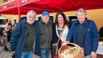 Društvo Lebesraum Petzenland-Peca je v nedeljo, 2. aprila vabilo na vaški trg v Šmihelu na velikonočno tržnico in praznik močke. Močka-Fest oz. praznik te podjunske velikonočne specialitete iz jajc in […]