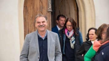 Z mašo v farni cerkvi se je v nedeljo, 7. maja, začela slavnostna otvoritev Hiše kulture – farne dvorane v Železni Kapli. Po maši je vernike pozdravila godba na pihala […]