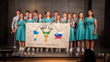 Program Argentinskega večera v Selah je obsegal razstavo fotografinje Lučke Oblak Čop, nastope MePZ Sele, Okteta Suha in Kvinteta bratov Smrtnik, pa tudi recital mladih Slovencev iz Argentine, absolventov srednješolskega […]