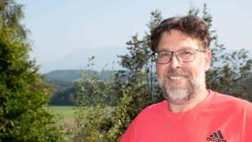 Dominik Hudl je prve novinarske korake naredil na Radiu Korotan, kasnejšem Radiu dva. Pri Slovenskem sporedu ORF je pristojen za spletne vsebine, pa tudi za prenos v živo s pliberškega […]