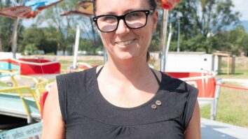 Za jormak domačini raznih poklicev za nekaj dni prevzamejo zanje netipične naloge in tako pomagajo, da jormak vsako leto znova zaživi. Največ takih nalog je v gostinstvu. Manca Rebula, ste […]