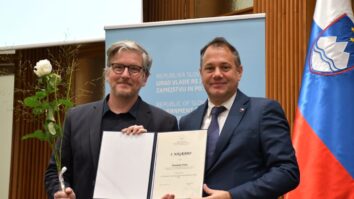 Pesnik, lektor in prevajalec Dominik Srienc, višji znanstveni sodelavec Musilovega inštituta, je za svojo doktorsko disertacijo o Florjanu Lipušu osvojil 1. nagrado na nagradnem natečaju Urada Vlade RS za Slovence […]
