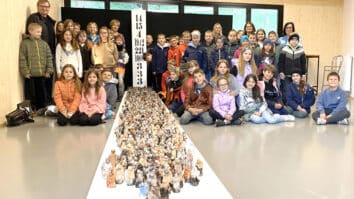 Učenke in učenci tretjih in četrtih razredov Evropske šole Šmihel so pred kratkim imeli priložnost, da si ogledajo impresivno instalacijo, ki obravnava žalostno poglavje koroške zgodovine: pregon koroških Slovenk in […]
