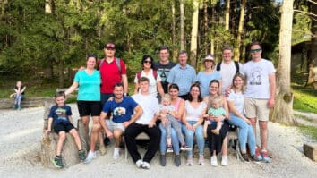 Družina Smrtnik z Obirskega se je v nedeljo, 7. aprila, skupno napotila v Ljubljano. 17 članov in članic družine si je vzelo čas, da skupno preživijo dan. Ideja za skupni […]