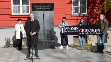 V petek, 26. aprila, se je skozi mestni center Celovca vila spominska hoja v spomin na žrtve nacističnega krivosodja.   Na dvorišču celovškega gradu, kjer je bil nekoč sedež gestapa, […]