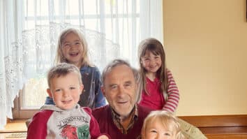 Pri Tepeju v Čepičah pri Globasnici je v torek, 14. maja, Frie­dl Wutte praznoval 70. življenjski jubilej. Prisrčno čestitajo in želijo obilo zdravja, sreče in osebnega zadovoljstva žena Marika, otroci […]