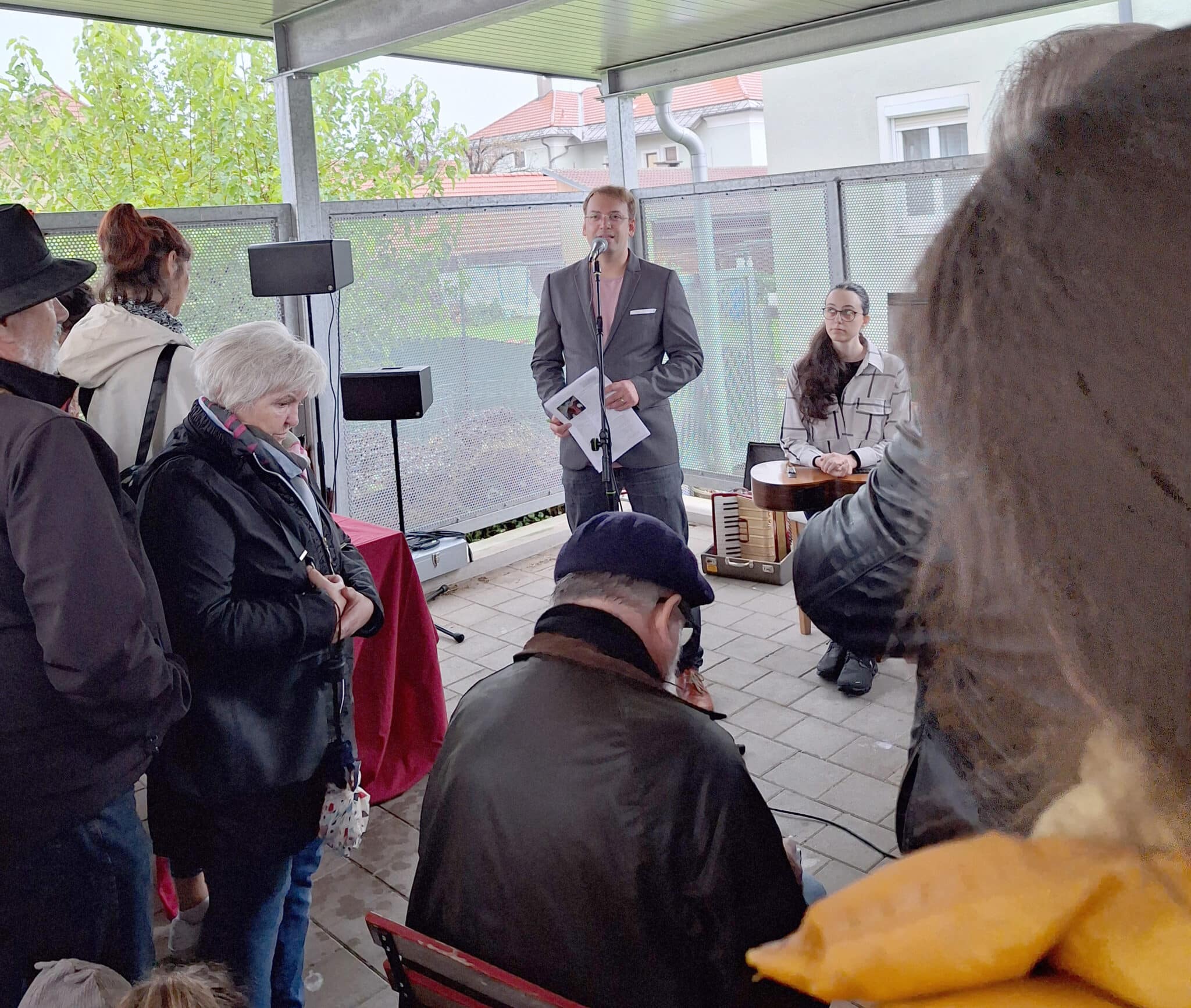 Civilna pobuda Freiheit – Svoboda s profesorjem Danijem Wuttijem na čelu je vabila na alternativno praznovanje 10. oktobra. Desetooktobrske proslave v deželi Koroški večinoma še zmeraj potekajo po istem kopitu […]