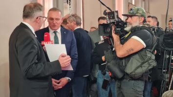 Eksplozija navdušenja je preplavila volilni štab desničarskih svobodnjakov (FPÖ) v Gradcu, ko je ORF v nedeljo le nekaj minut po 16. uri in zaprtju volišč v štajerski deželi objavil prve […]