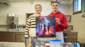 Prejšnji teden je vabila Dvojezična trgovska akademija na maturantski ples, ta teden Slovenska gimnazija, naslednji teden pa je na vrsti Višja šola za gospodarske poklice Šentpeter. »Nismo se med seboj […]