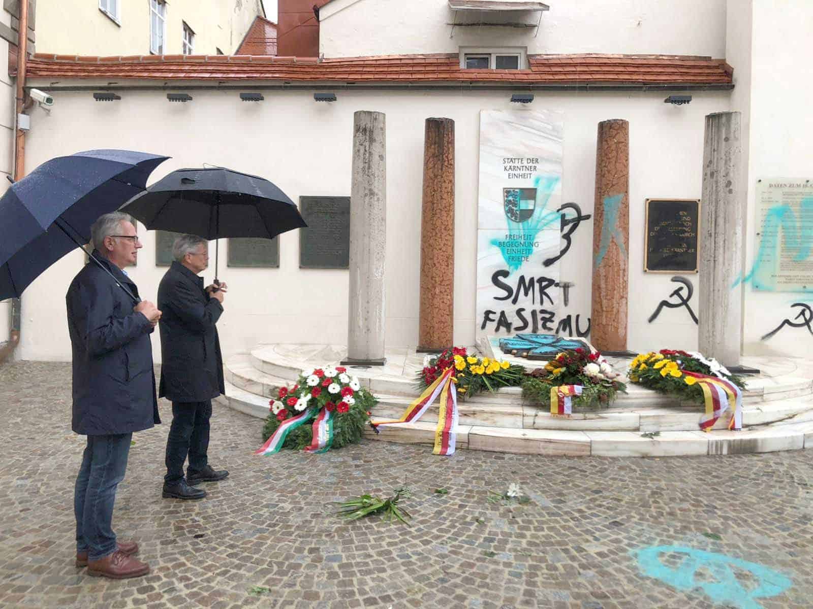 Celovec in Žitara vas Neznani storilci so po 10. oktobru oskrunili spomenik koroški enotnosti v Celovcu in šele pred kratkim od KHD-ja na novo postavljen jubilejni spomenik z napisom »Gemeinsame […]