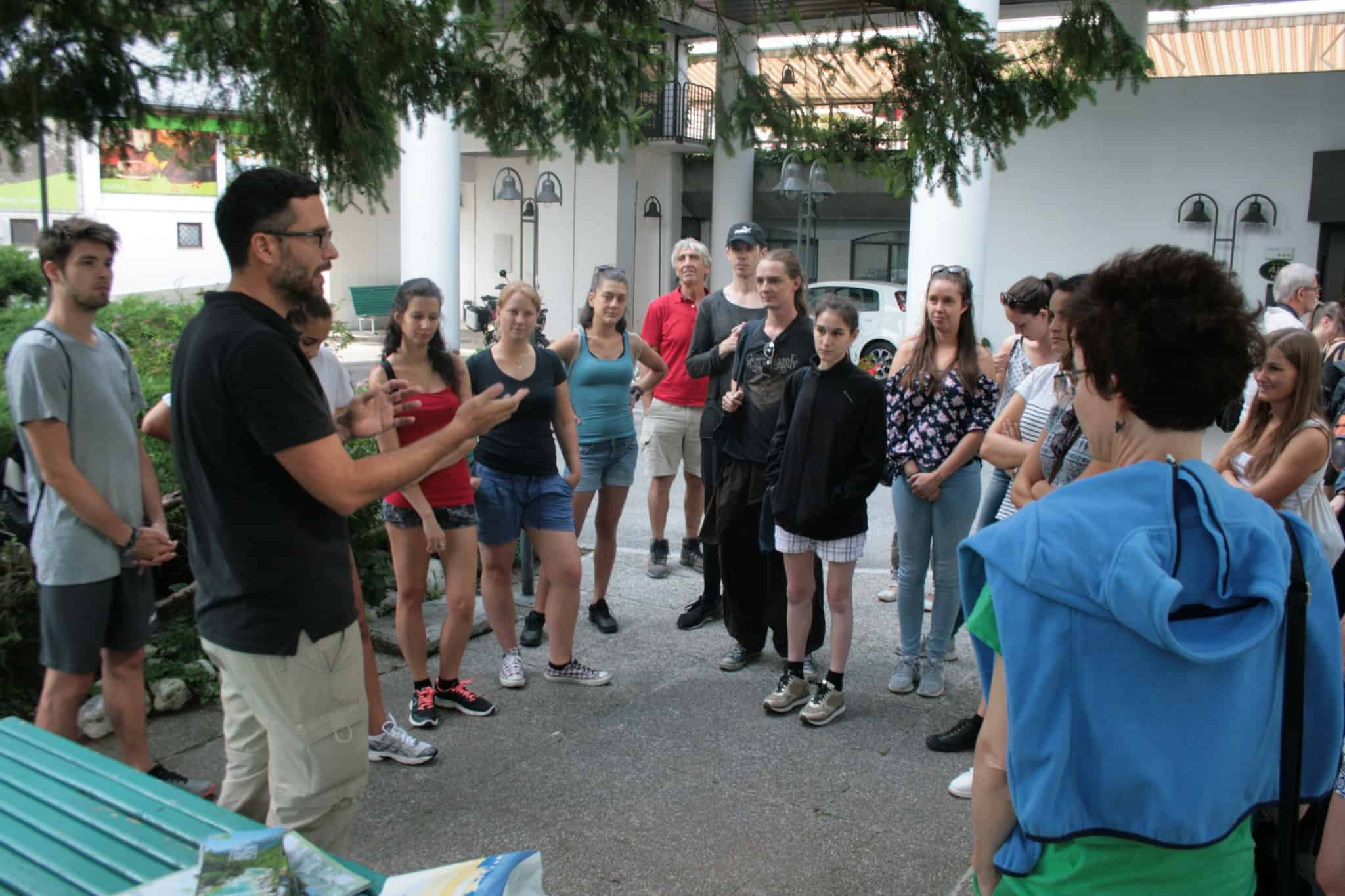 Že 25 let poteka v Soški dolini Poletna šola Bovec. Ob učenju jezikov alpsko-jadranskega prostora se študenti spoprijemajo tudi s tematskimi izzivi. Letos z razsežnim vprašanjem sožitja. Bovec »Prva poletna […]