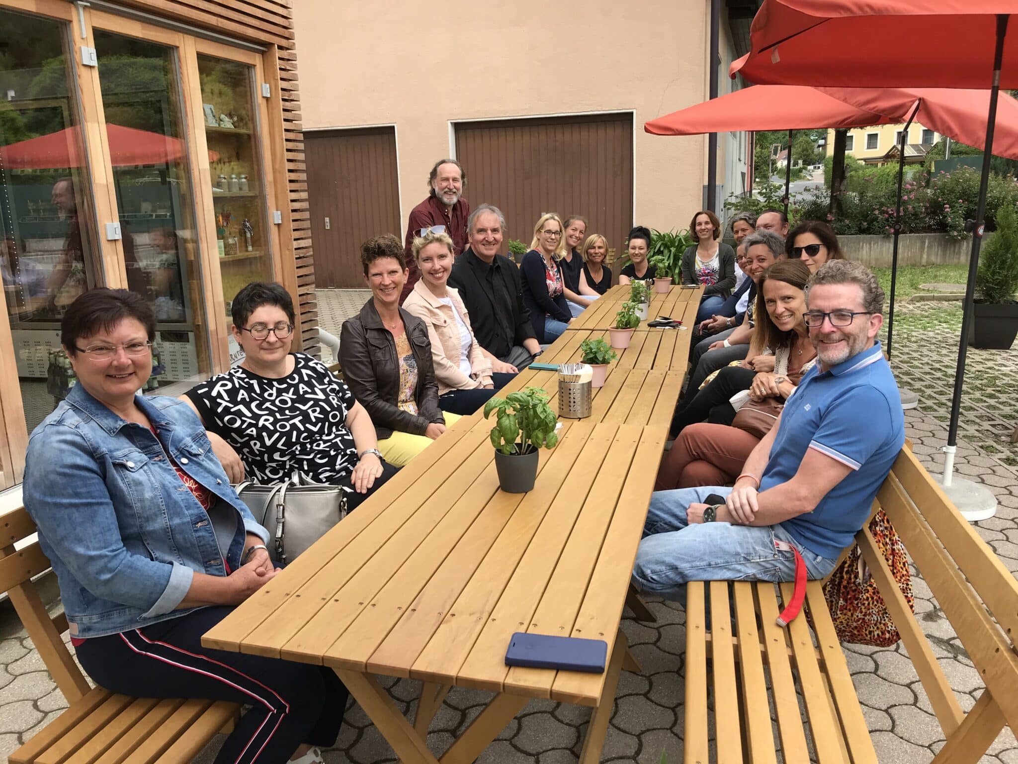 Na Višji šoli v Šentpetru je tradicija, da se učitelji po zadnji redovalni konferenci v šolskem letu odpravijo na ekskurzijo k obratom, ki sodelujejo s šolo ali pa da spoznajo […]