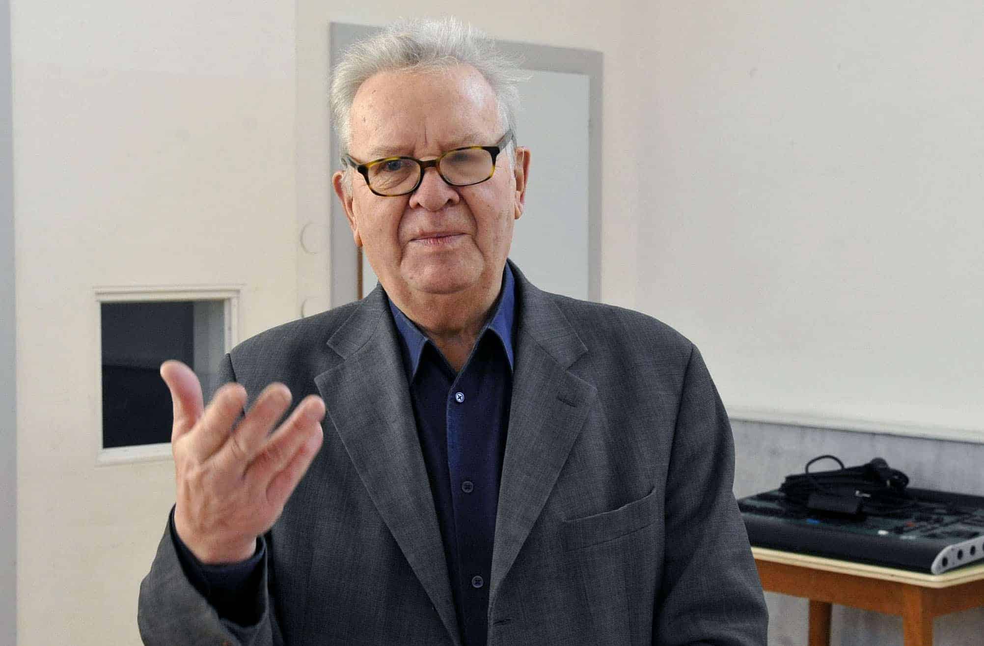 Joško Tischler si ni samo kot »oče« Slovenske gimnazije pridobil neminljive zasluge. Bil je tudi pomemben narodni politik. Katere Tischlerjeve politične zasluge za slovensko narodno skupnost najbolj cenite? Janko Zerzer: […]