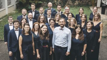 Mešani pevski zbor »ARTphonica« s približno 25 pevkami in pevci vabi v petek, 15. novembra, ob 19.30 na letni koncert, ki bo v srednji dvorani Doma glasbe v Celovcu. »Več […]