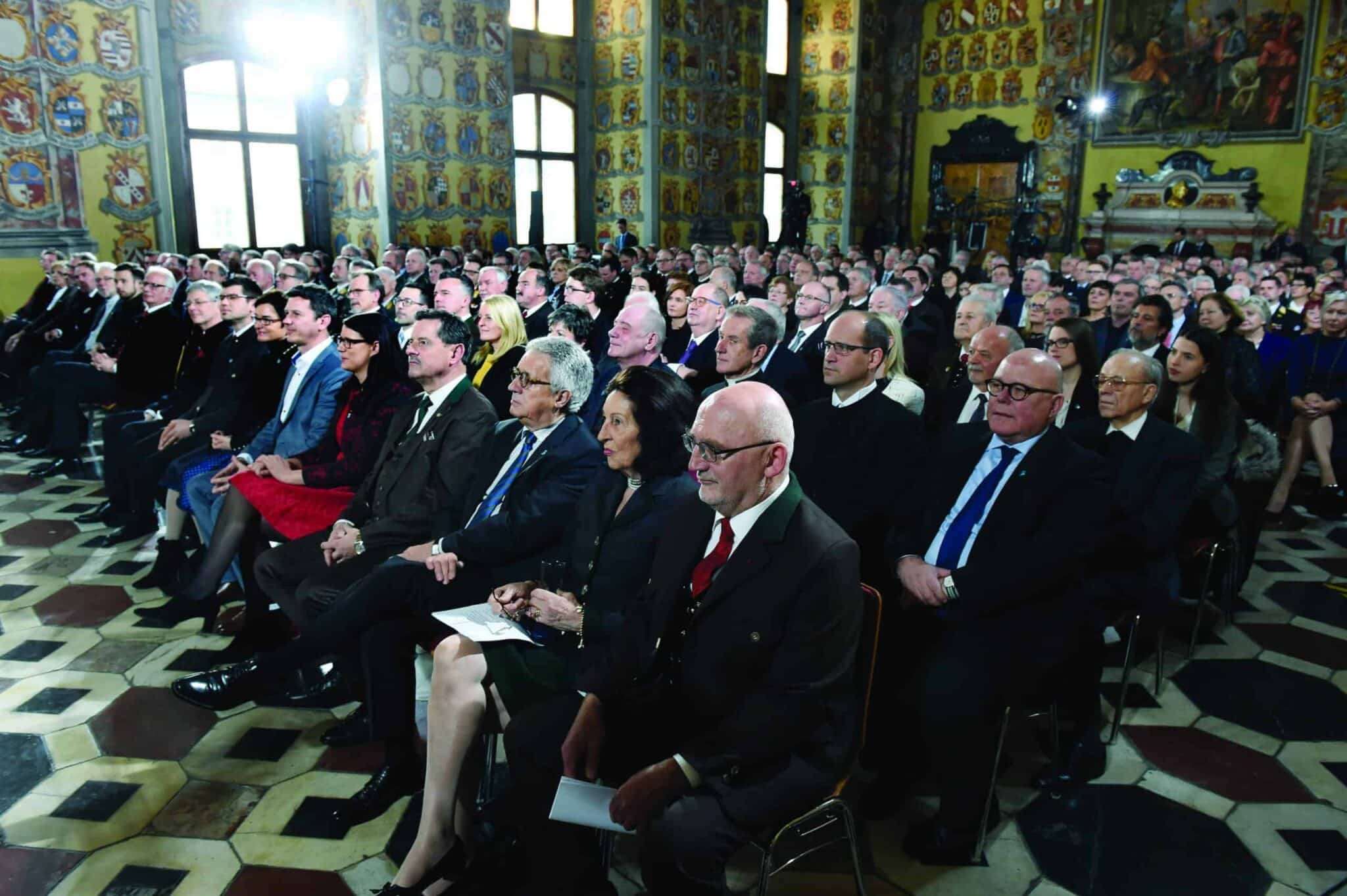 Das Ende des multiethnischen Reiches der Habsburger Doppelmonarchie hat in unserer Heimat tiefe Narben hinterlassen,  die in die Gegenwart hereinreichen.  Nicht nur in Kärnten wurde die Grenze in Frage gestellt. […]