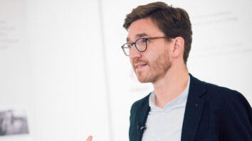 Kako je nastal program »erinnern.at« in kateri so bili največji izzivi na začetku? Patrick Siegele: Program »erinnern.at« je nastal pred 25 leti. Tedaj je ministrstvo za izobrazbo, znanost in raziskovanje [&hellip;]