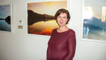 »Ljudje mi večkrat rečejo, kaj ti vse vidiš,« je povedala Justina Hribernik, ki je svojo prvo kamero dobila pred 40 leti za birmo. Odtlej je svoje vtise zajela s petimi […]