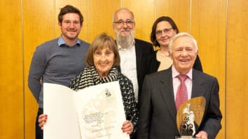 Ob slovenskem kulturnem prazniku krovni organizaciji Slovencev v Italiji, Slovenska kulturno-gospodarska zveza in Svet slovenskih organizacij, podeljujeta priznanja pomembnim ustvarjalcem in poustvarjalcem ter kulturnim ali družbenim delavcem med Slovenci v […]