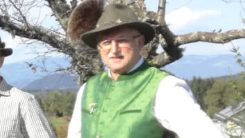 Mičejeva družina v Šentvidu v Podjuni si je za slovensko narodno skupbost pridobila trajne zasluge, prav tako pa je za svojo zvestobo narodni skupnosti plačala krvavi davek. Oče Andrej (1893–1989), […]