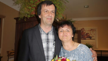 Njen ljubi mož Branko Kolter je obhajal 60. rojstni dan že januarja letos, prihodnjo soboto, 3. maja, pa bo 60-letnico obhajala tudi njegova šarmantna žena Sonja Kolter. Slavljencema, ki bosta […]