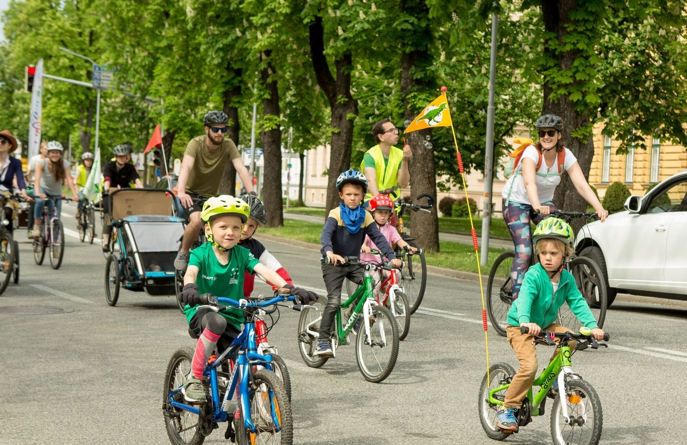 Kolesarjanje: Kidical mass