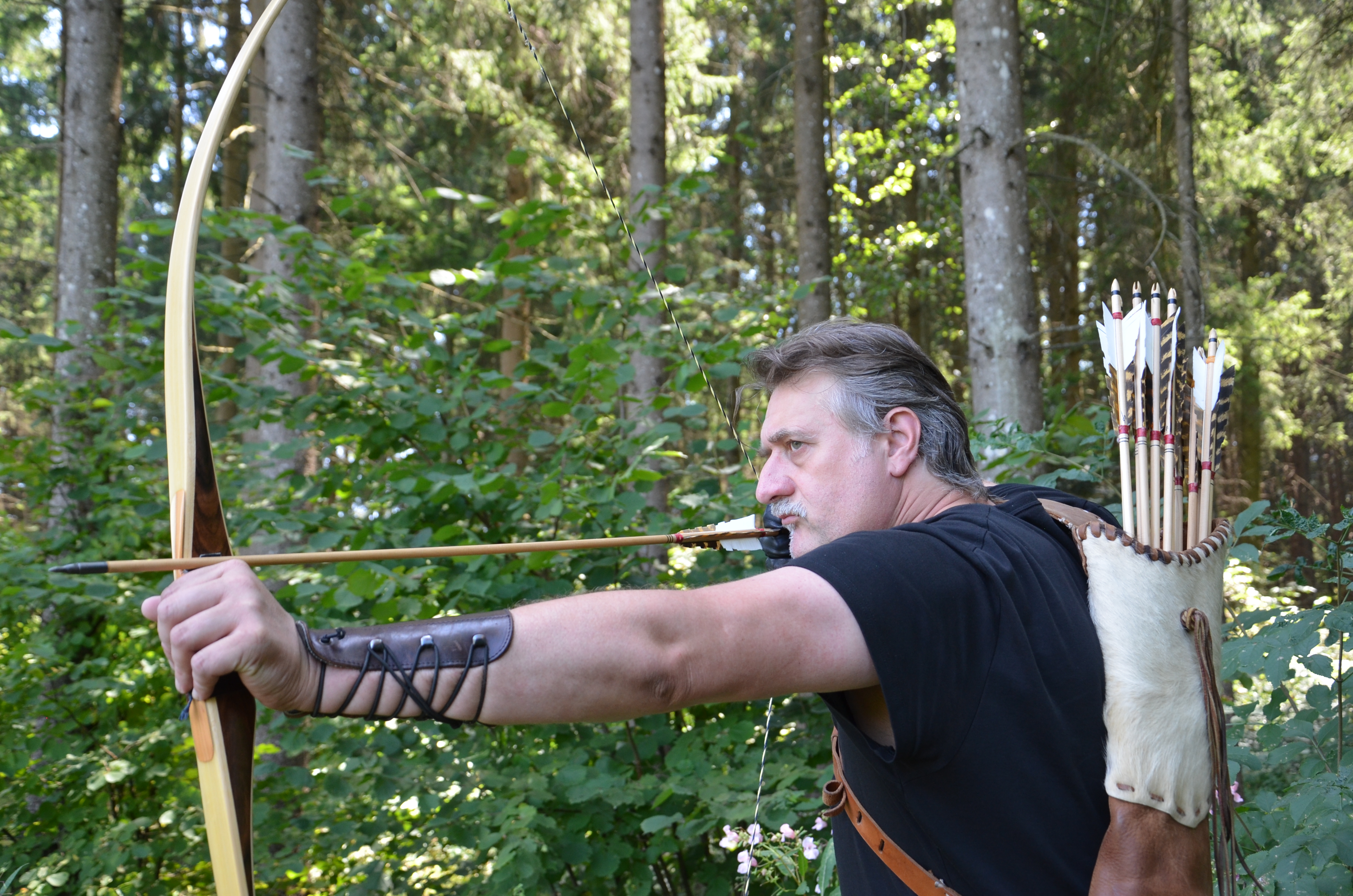 Štefan Ferm (46), ki je doraščal v Šentjakobu v Rožu, se je iz knjigovezca preusmeril v lokostrelstvo (razred dolgi lok). Julija 2018 se je povzpel na uradni vrh koroških lokostrelcev. [&hellip;]