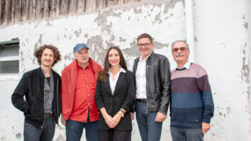 Pri teh sodobnih pripomočkih gre za orodja umetne inteligence, kot sta Chat GPT in SongR. Z njima je šmihelski ravnatelj in glasbenik Danilo Katz »v 54 sekundah« iz vabila na [&hellip;]