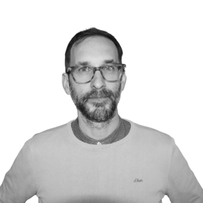 Piše se leto 2026 in kmalu bo 15 let, odkar sem se iz Slovenije preselil na avstrijsko Koroško. V Celovcu sem prvič v življenju v roke dobil pogodbo za nedoločen [&hellip;]