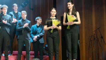 Na odru do zadnjega sedeža napolnjenega celovškega Doma glasbe so tokrat v ospredje postavili ustvarjalnost, moč in občutljivost žensk v glasbi in kulturi. »Stremimo k svetu, v katerem sta lahko [&hellip;]