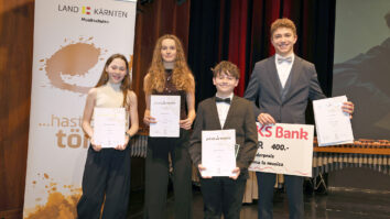 Letošnje deželno tekmovanje Prima la musica je prineslo Slovenski glasbeni šoli dežele Koroške kar nekaj spodbudnih rezultatov. Več let že dominira harmonikarski naraščaj na Koroškem Jurij Filipič. Njegova učitelja sta [&hellip;]