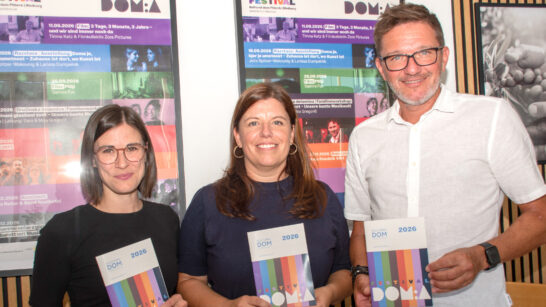 Program festivala Dom:a je ekipa Kulturnega doma z novo kulturno menedžerko Natalijo Hartmann, predsednico društva Kulturni dom Katjo Mandl in podpredsednikom Danilom Katzem javnosti predstavila v ponedeljek, 31. avgusta.&nbsp; Umetnice [&hellip;]